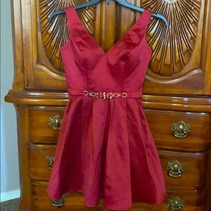 Juniors or women’s sleeveless midi evening dress